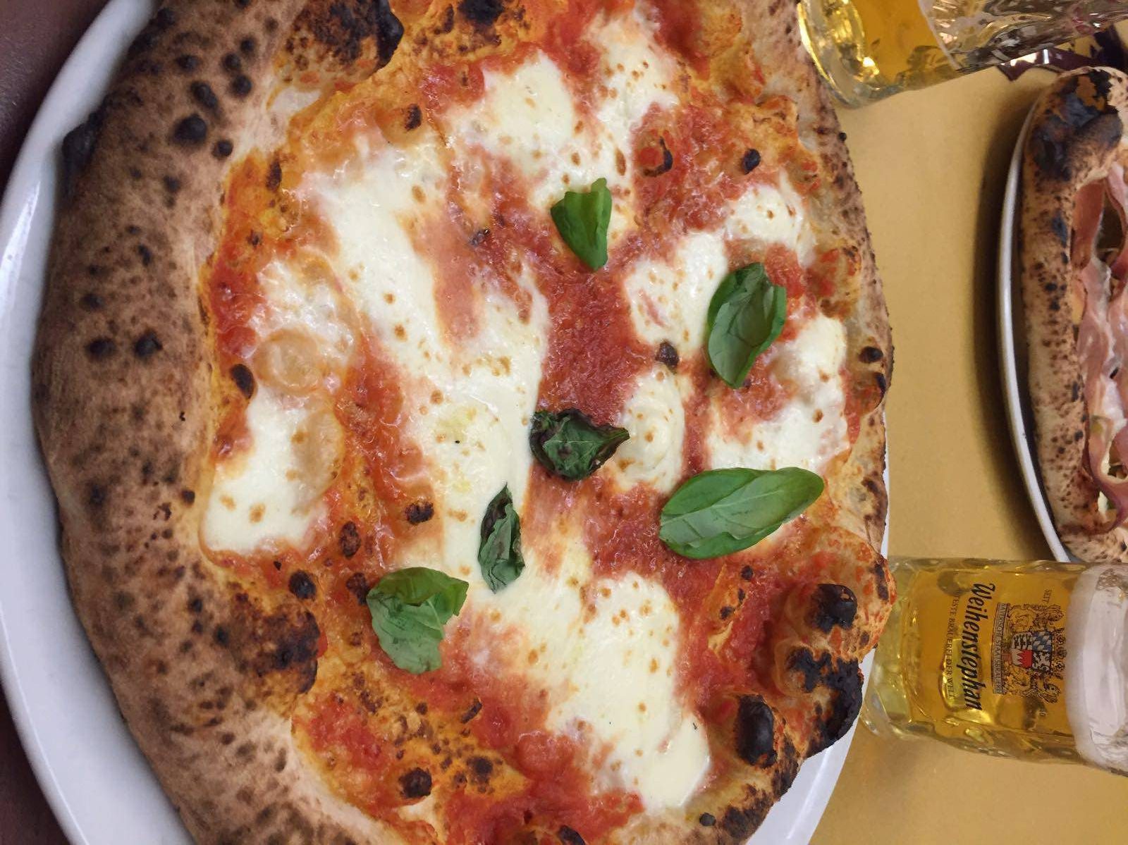 ローマのピザとナポリのピザの違い Memoggi